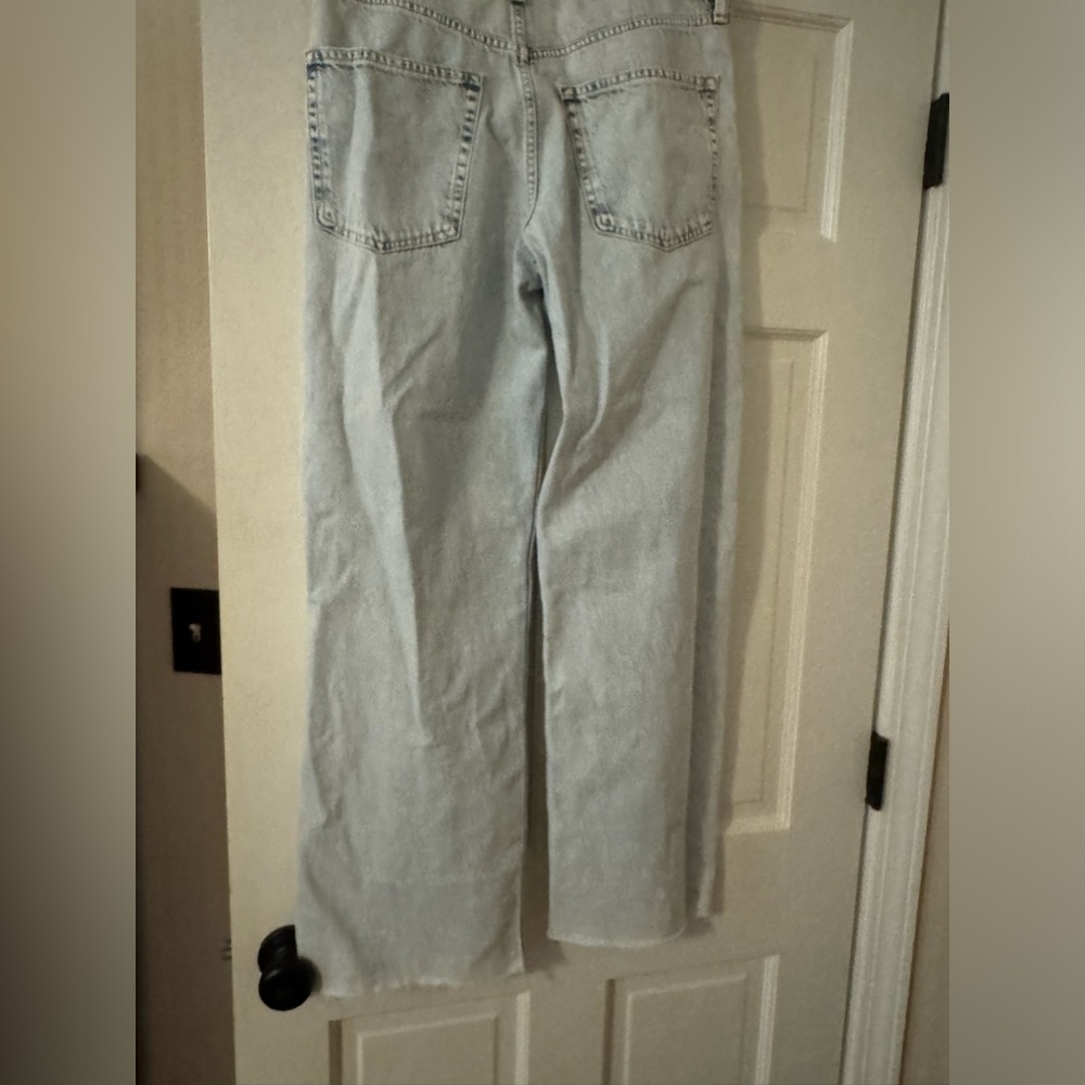 NWT Gap wide legged distressed baggy jeans. - Picture 3 of 7